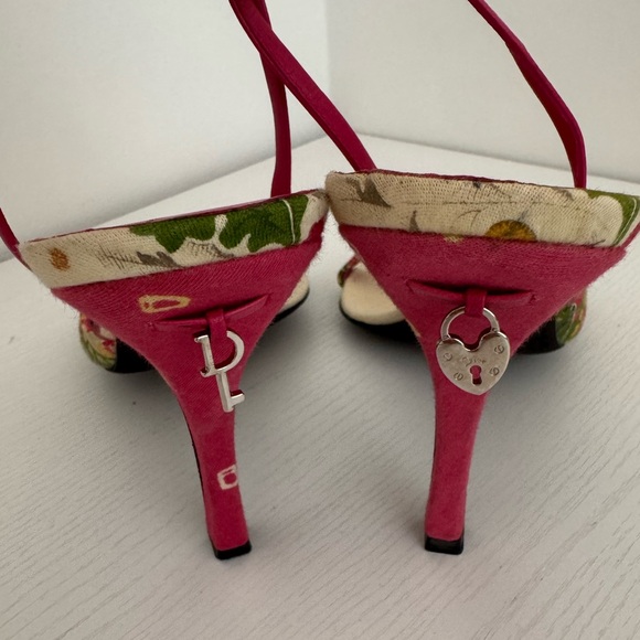 Dior Vintage EU 41 Pink Cream Paisley Lock Key Charm Slingback Sandals Heels Y2K - Picture 4 of 10